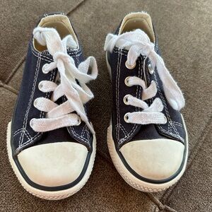 Victoria Navy Lace Up Toddler Sneakers Size 24